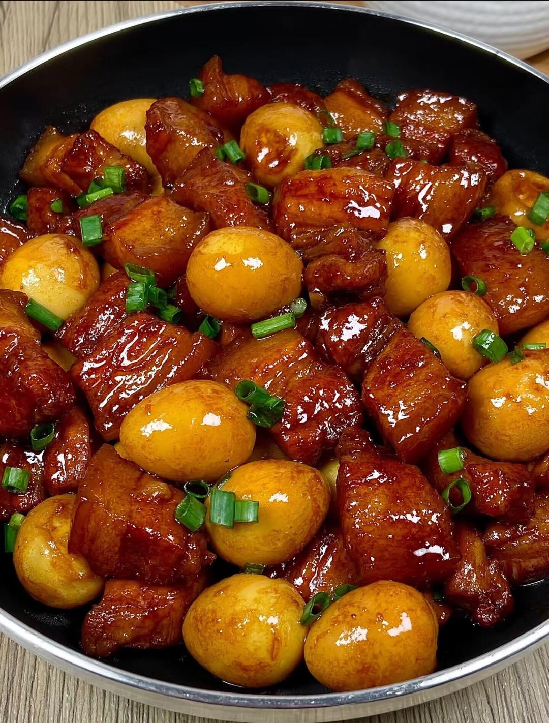 今天这个鹌鹑蛋红烧肉 简直不要太下饭了