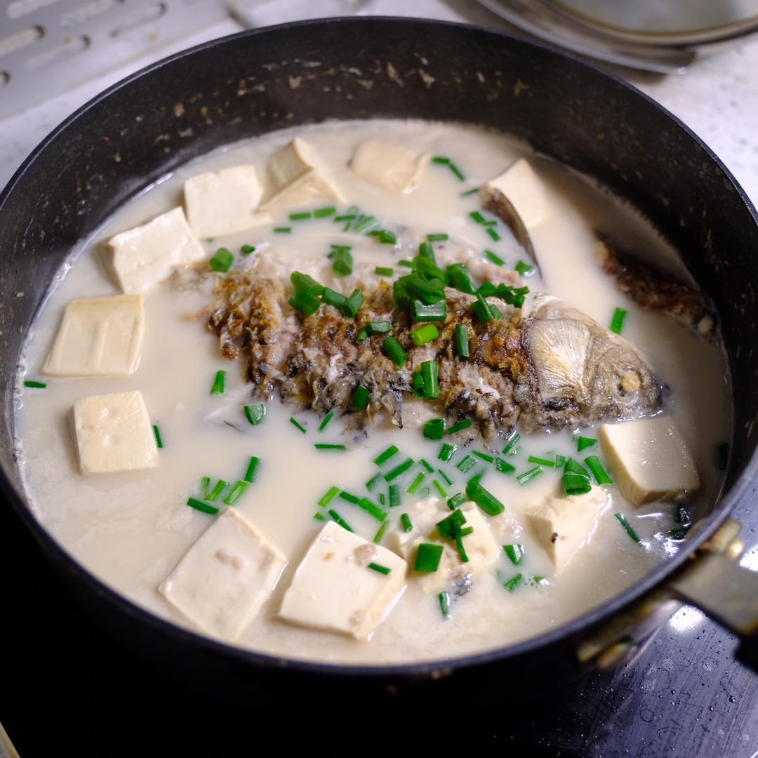 鲫鱼豆腐汤