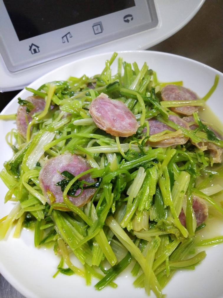 香肠炒芹菜