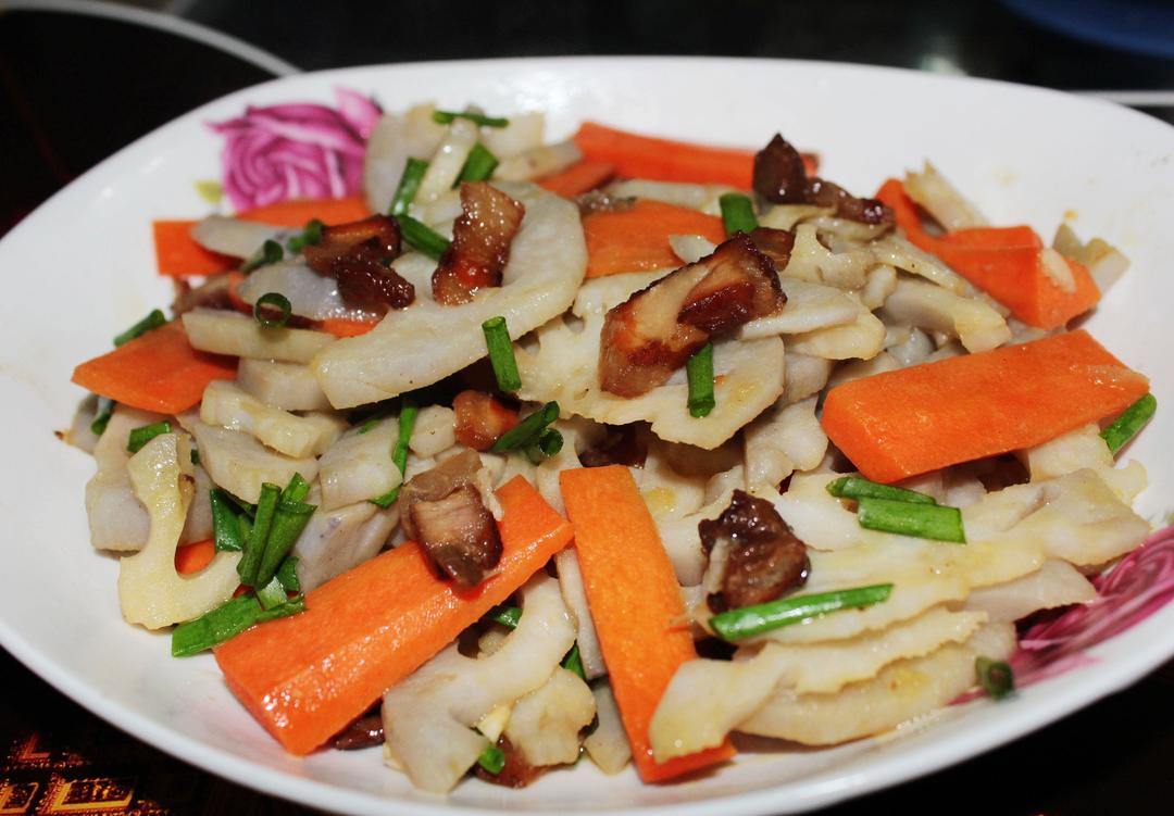 腊肉炒莲藕
