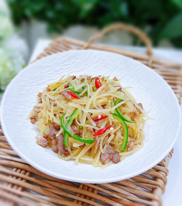 里脊炒土豆丝