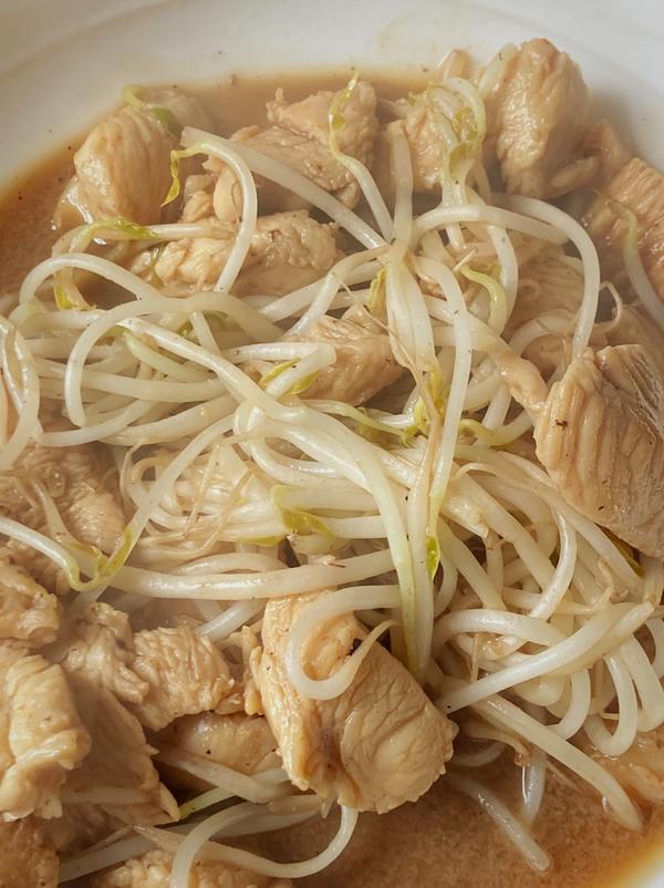 鸡肉炒豆芽