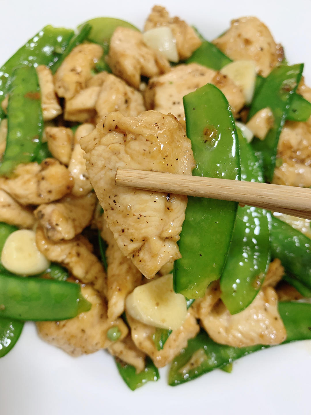 鸡肉炒荷兰豆