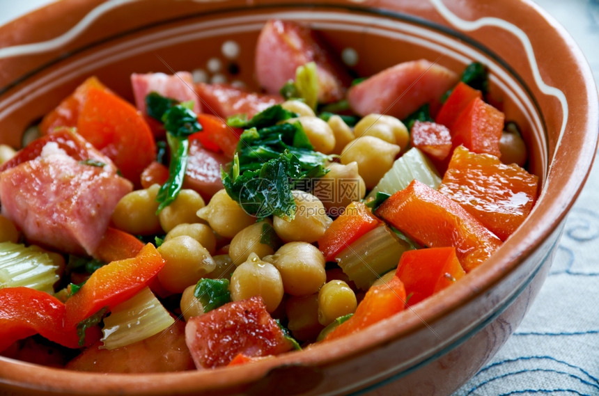 鹰嘴豆香肠菠菜（Chickpea Chorizo Spinach Stew）