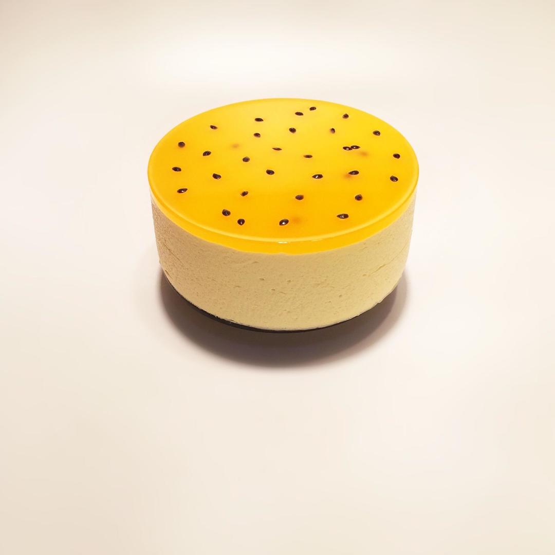 百香果慕斯（Passion fruit mousse）