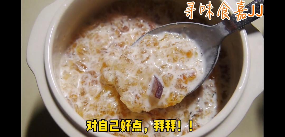 桃胶炖牛奶